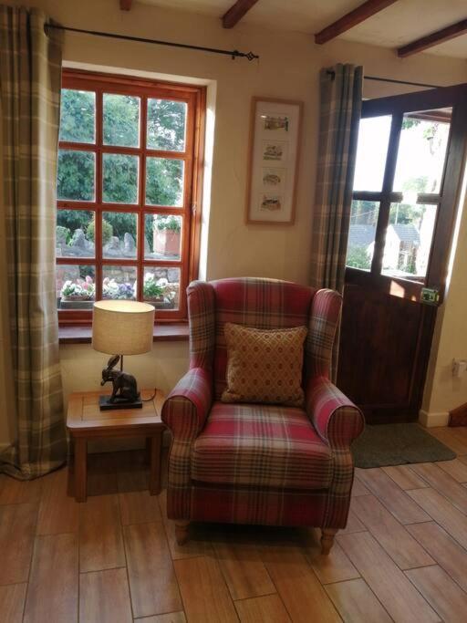 1 Bed The Stable At Llanrhidian Gower With Sofa Bed For Additional Guests