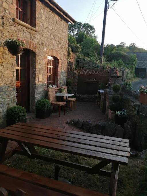 Apartment 1 Bed The Stable At Llanrhidian Gower With Sofa Bed For Additional Guests *