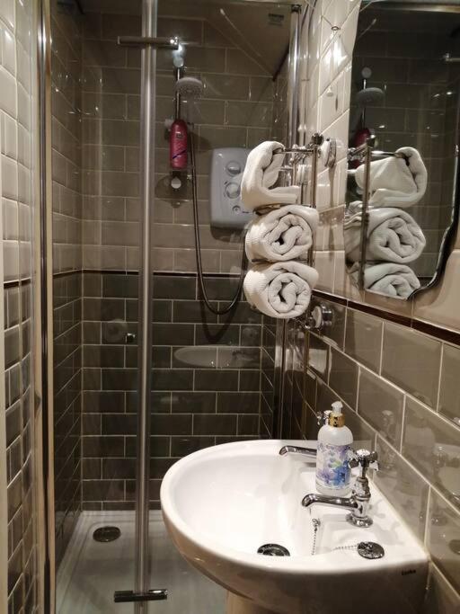 1 Bed The Stable At Llanrhidian Gower With Sofa Bed For Additional Guests Swansea