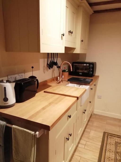 1 Bed The Stable At Llanrhidian Gower With Sofa Bed For Additional Guests